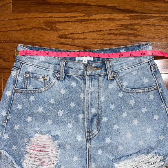 Superdown Kenzie Star Print Cut Off Denim Shorts Size 25 - Picture 12 of 16